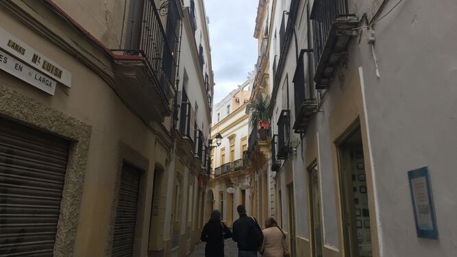Imagen reciente de la calle Francos, en Jerez, desde su acceso por la plaza Plateros.