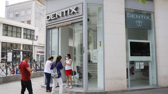 Clínica de Dentix en el centro de Jerez, tras su reapertura.