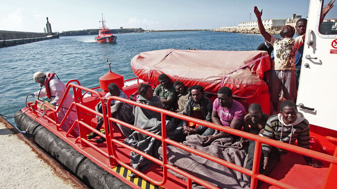 Inmigrantes rescatados por Salvamento Marítimo, en una imagen de archivo.