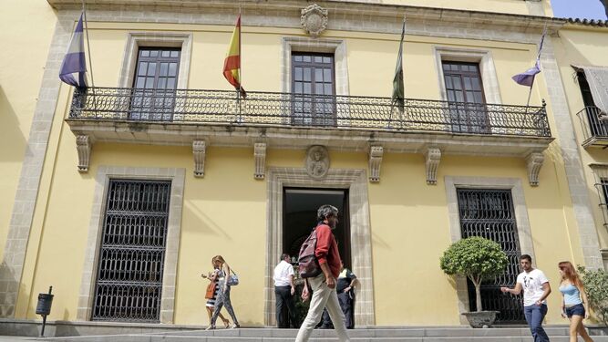 Entrada principal del Ayuntamiento de Jerez.