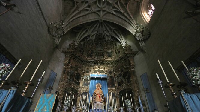 Nuestra Señora de la Estrella en el altar mayor de la iglesia de San Marcos.