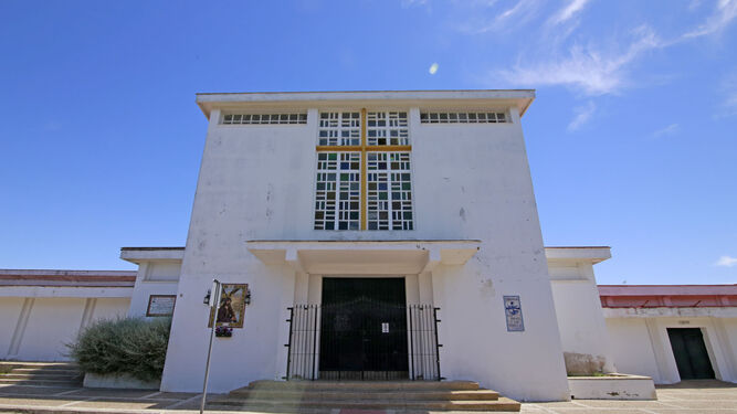 Fachada de la iglesia de San Rafael, en Jerez.
