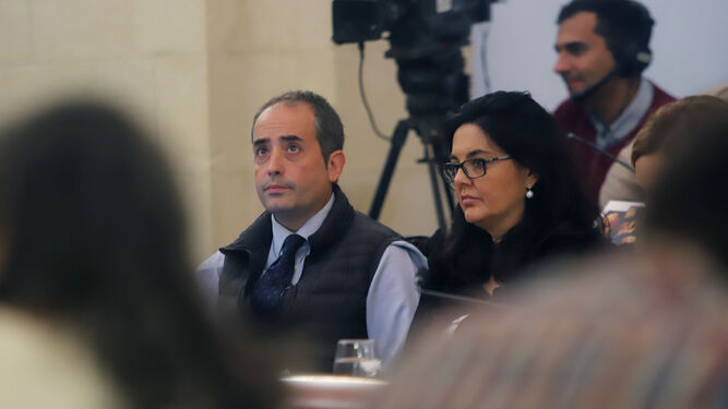 Los concejales del PP Antonio Saldaña y Rosario Marín.