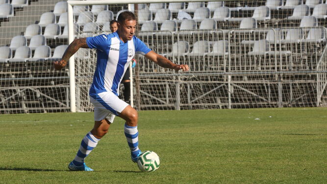El centrocampista Dani Castro se ha convertido en nuevo jugador del Xerez CD.