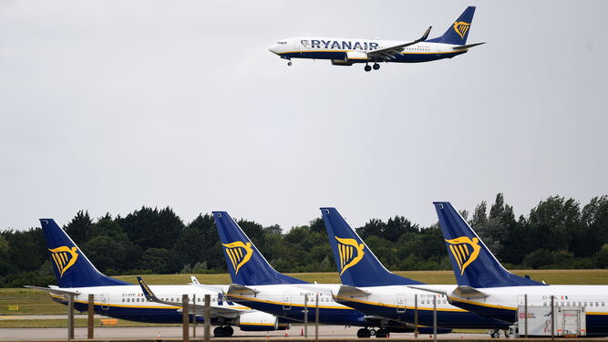La compañía aérea Ryanair ve excesivas las medidas adoptadas por el Gobierno irlandés