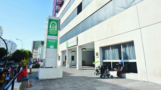 Imagen del acceso principal del Hospital Puerta del Mar.
