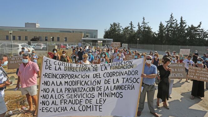 Manifestaci&oacute;n de protesta de trabajadores,familiares y usuarios del Centro San Jos&eacute;