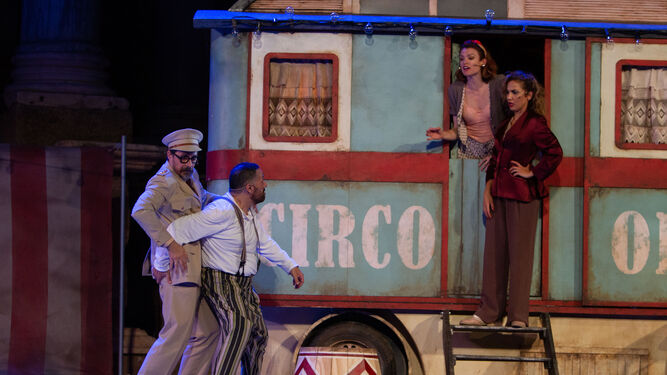 Una escena de la obra ‘Anfitrión', que llega este viernes al Teatro Villamarta.