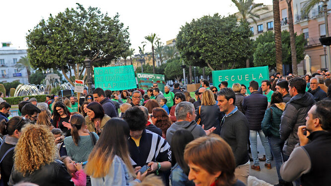 Una movilización de Marea Verde Jerez en la plaza del Arenal.