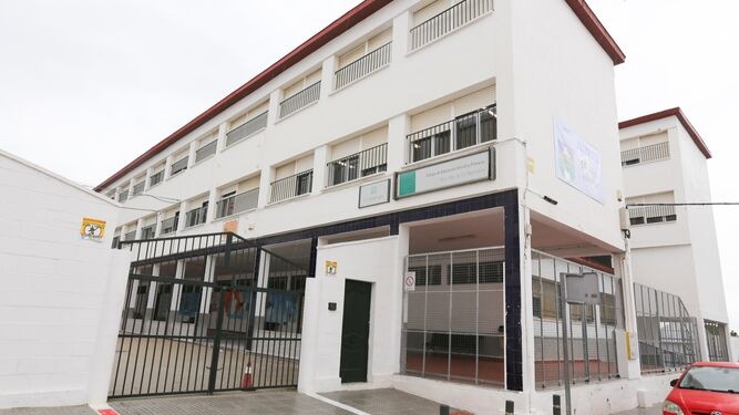 Exterior del colegio Los Remedios, donde se ha registrado un nuevo positivo entre el alumnado de la ciudad.