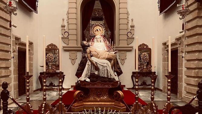 La Virgen de las Angustias expuesta ayer a la veneración de los fieles.