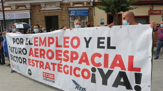 Protesta de los trabajadores de la industria aeroespacial, este martes en Puerto Real