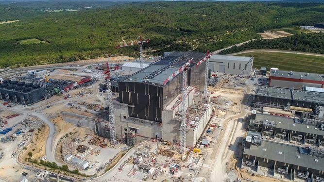 Edificio del proyecto ITER, el mayor centro experimental de fusión nuclear