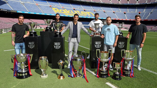 Messi junto a Busquets, Alba, Piqué y Sergi Roberto en la despedida a Suárez