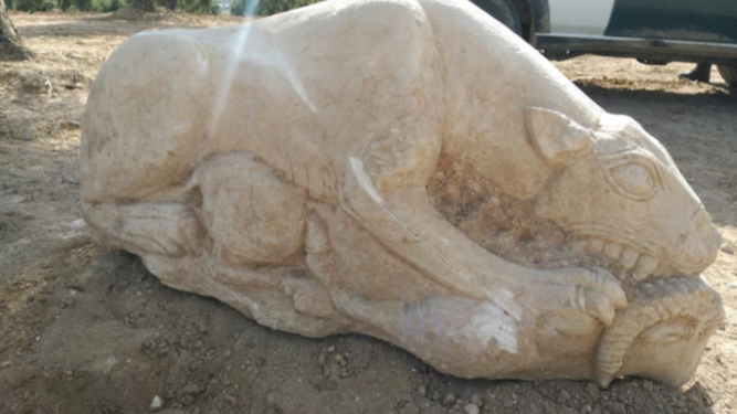 Un agricultor descubre una leona íbera en su olivar de Córdoba