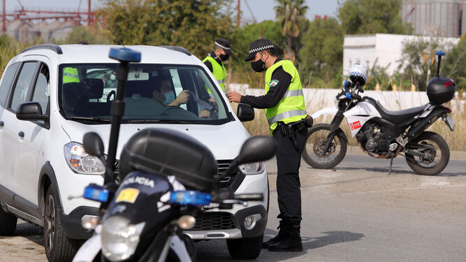 La Policía Local de Jerez controla hasta cinco puntos de la ciudad en turnos de mañana, tarde y noche