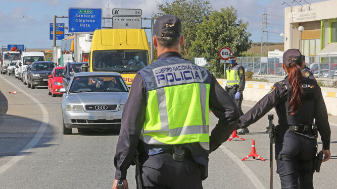 Coronavirus,Control de la Polic&iacute;a Nacional a la entrada de Jerez
