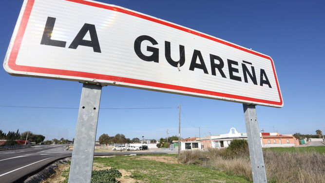 Indicativo de La Guareña en la carretera de La Barca (A-2003).