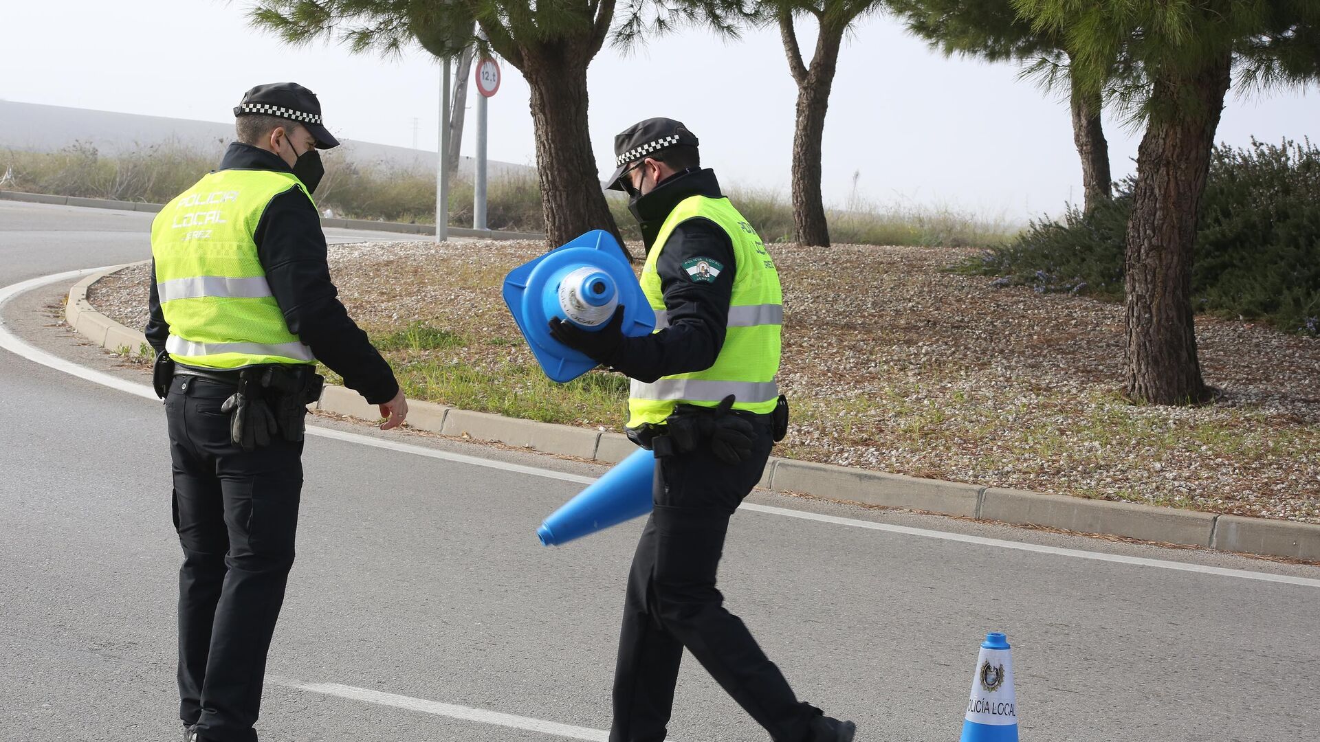 Coronavirus:Control de la Polic&iacute;a Local de Jerez en cumplimiento de la orden de cierre perimetral de la ciudad