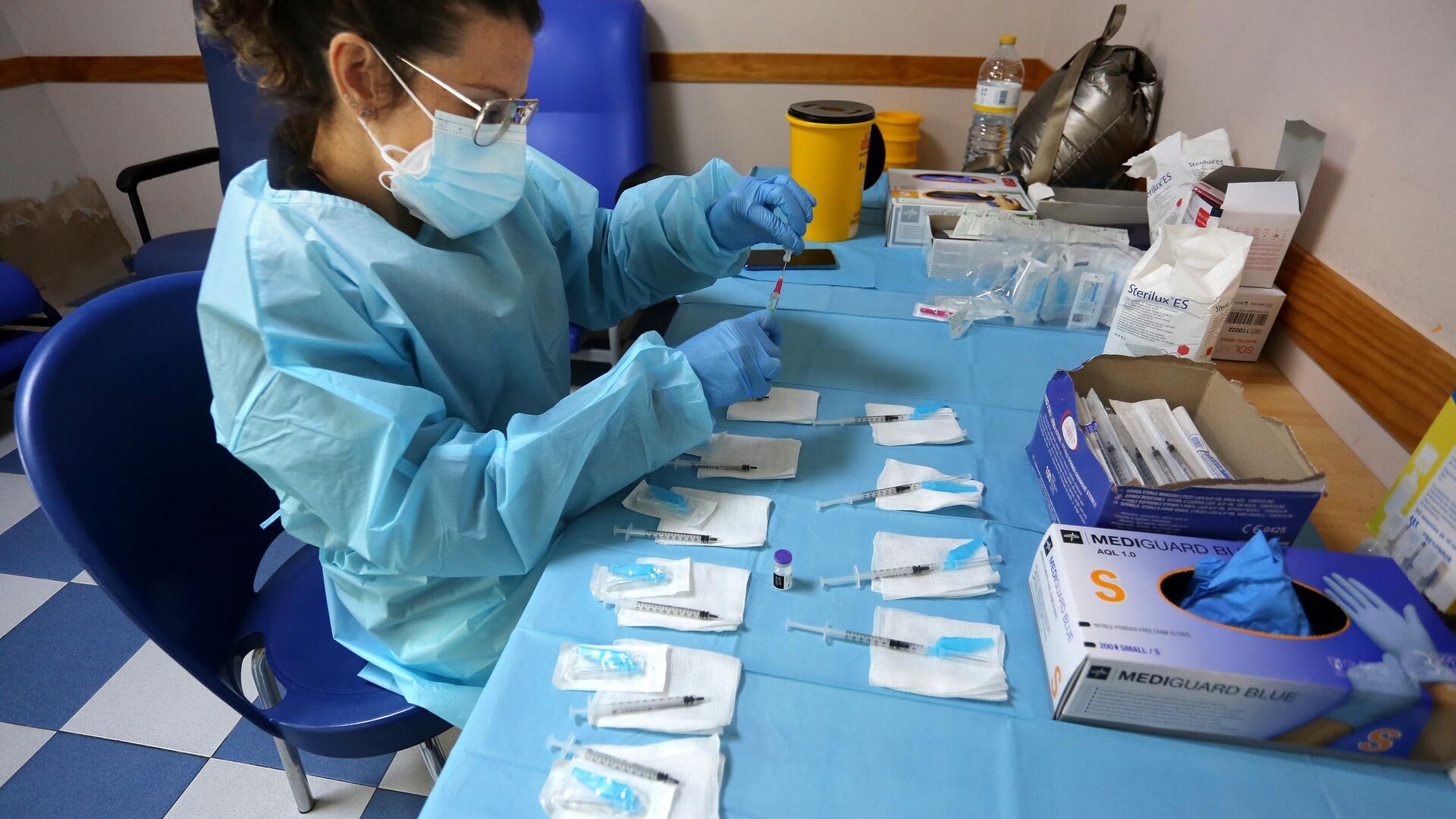 Coronavirus:Im&aacute;genes de las vacunaciones a los sanitarios del Hospital de Jerez