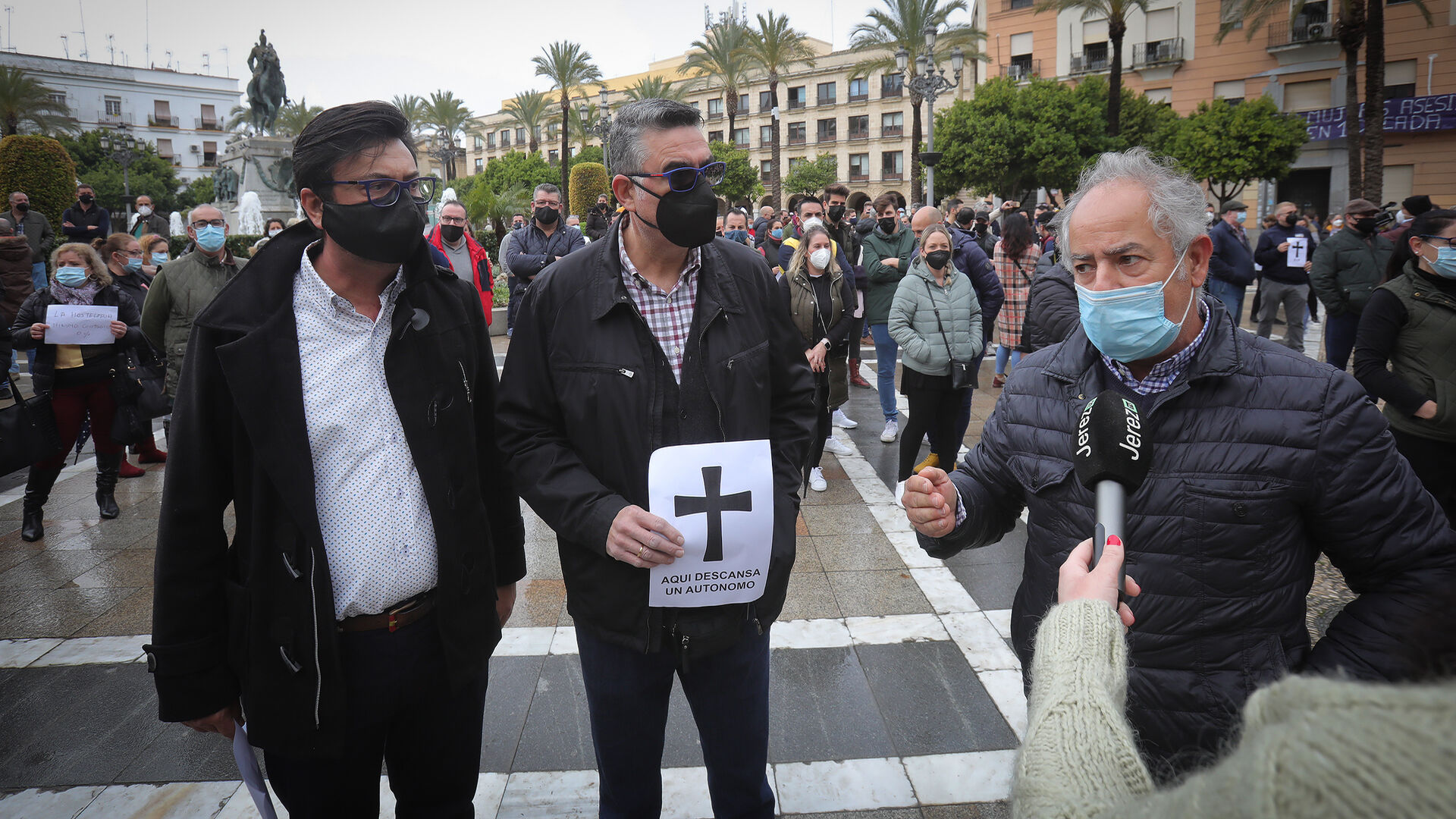 Multitudinaria protesta de los hosteleros de Jerez