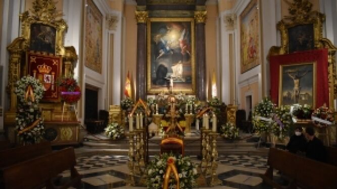 Instalada la capilla ardiente de don Juan del Río en la Catedral de las Fuerzas Armadas.