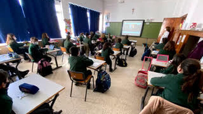 Imagen de una de las aulas del colegio San José durante la videoconferencia
