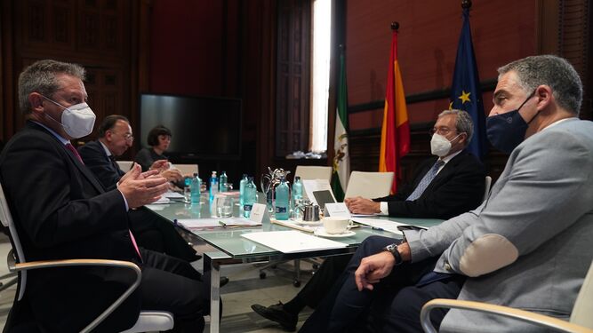 De izquierda a derecha, Alberto Gutiérrez, Jorge Domecq, Rogelio Velasco y Elías Bendodo en la reunión.