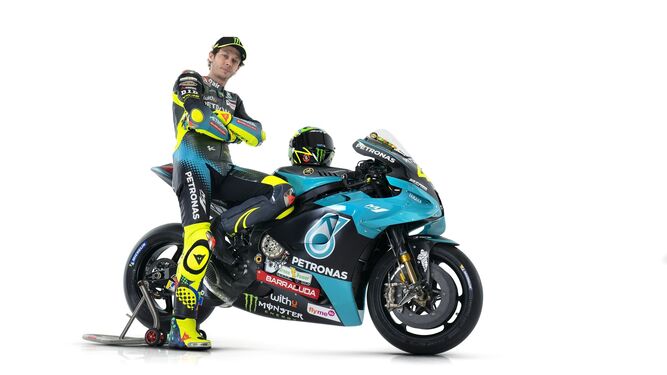Valentino Rossi ya ha estrenado los colores de su nuevo equipo, el Petronas Yamaha.