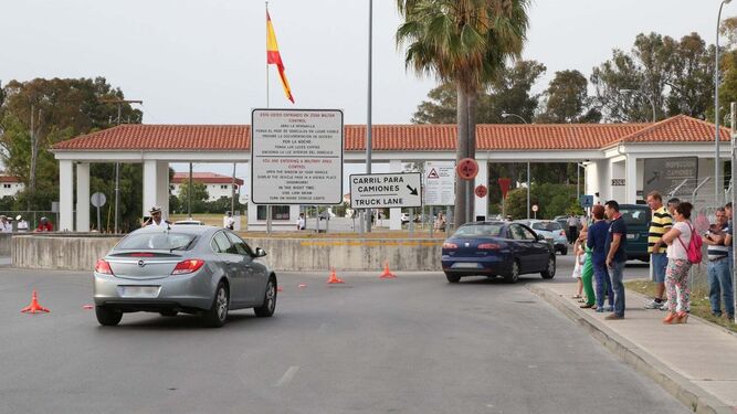 El acceso de la Base Naval por el municipio de Rota.