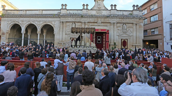 Un año más, esta inigualable imagen del palio de Nuestra Señora del Mayor Dolor no se podrá disfrutar por las calles de Jerez.
