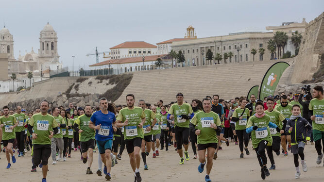 Imagen de la última carrera contra el cáncer celebrada en Cádiz.