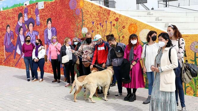 Igualdad inaugura el mural dedicado a las mujeres gitanas en la Plaza Belén