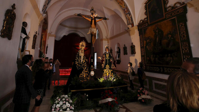 El Cristo de la Expiración junto a la Virgen del Valle y San Juan en la ermita de San Telmo.
