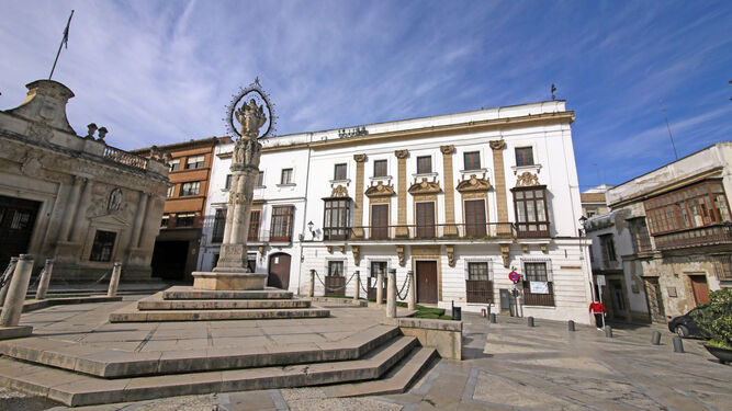 Imagen captada este martes del Palacio de la Condesa de Casares en la plaza de La Asunción.