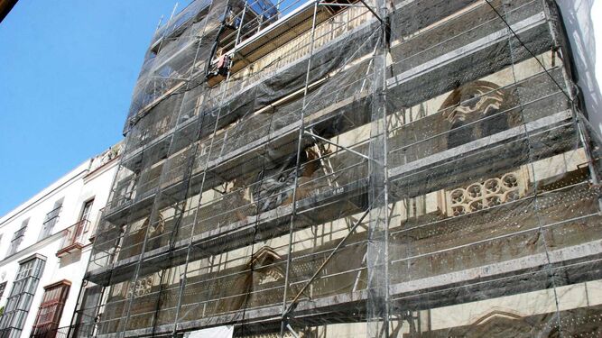 Las obras de restauración de la fachada de la iglesia de Las Carmelitas.