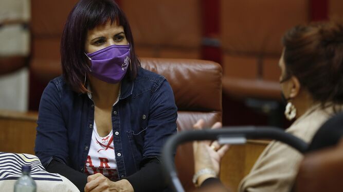Teresa Rodríguez en el Parlamento andaluz.