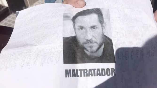 Los carteles con la cara de Antonio David que han aparecido esta mañana en Málaga.