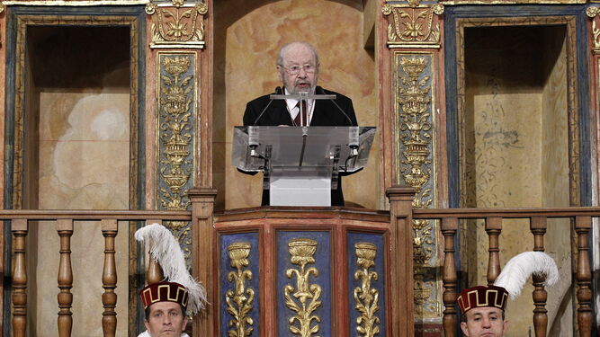 Caballero Bonald  durante su discurso de agradecimiento del Premio  Cervantes