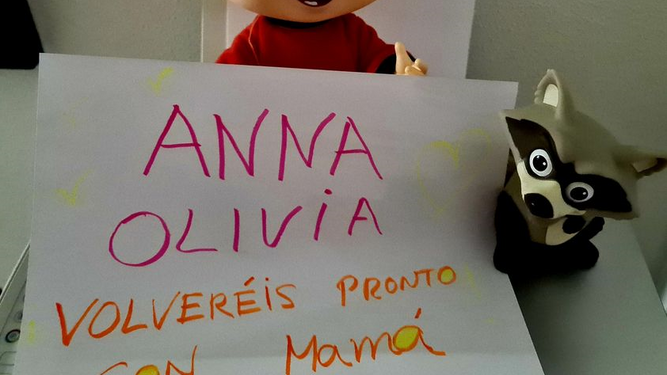 La madre Olivia y Anna inicia una campaña para que los niños envíen dibujos en apoyo a sus hijas