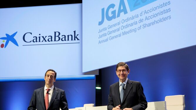 El consejero delegado, Gonzalo Gortázar y el presidente. José Ignacio Goirigolzarri, ayer en la junta de accionistas