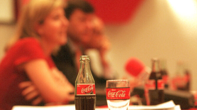 Clásico envase de la marca Coca-Cola.