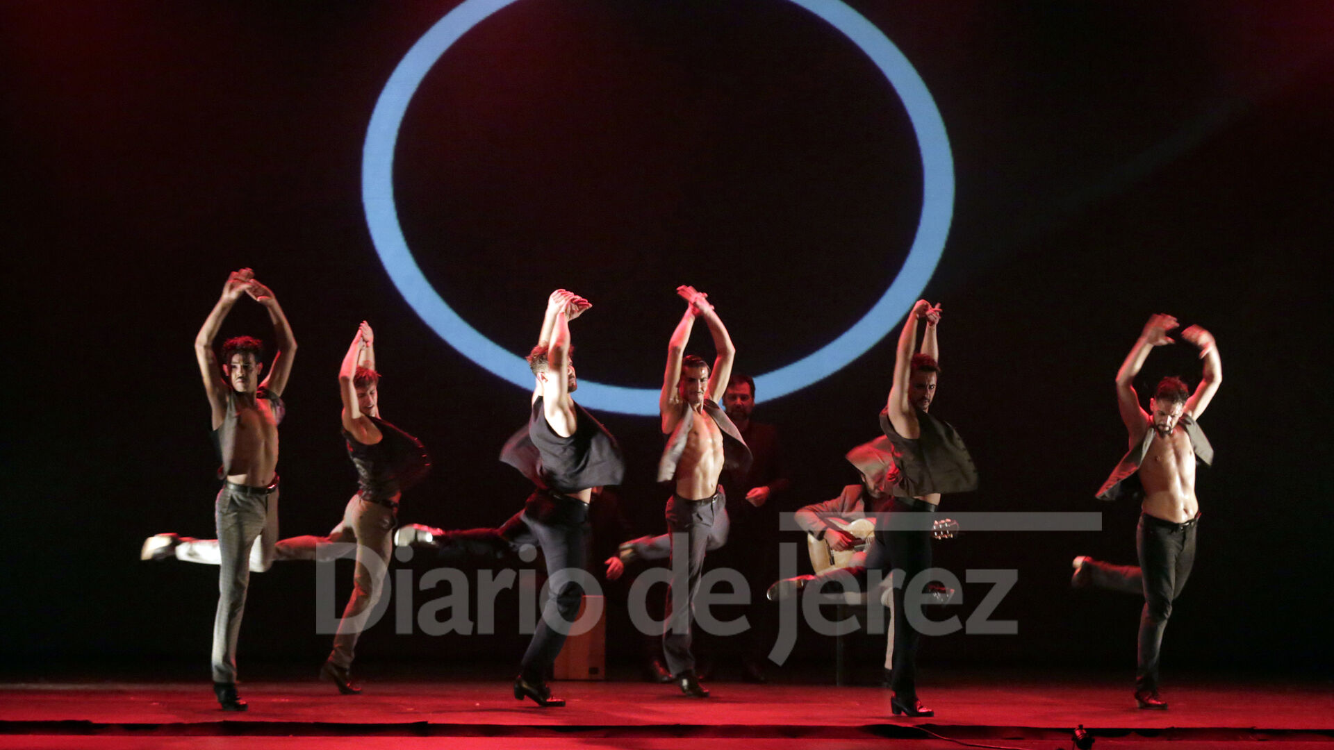 Jes&uacute;s Carmona Compa&ntilde;&iacute;a Danza con 'El salto' en Villamarta