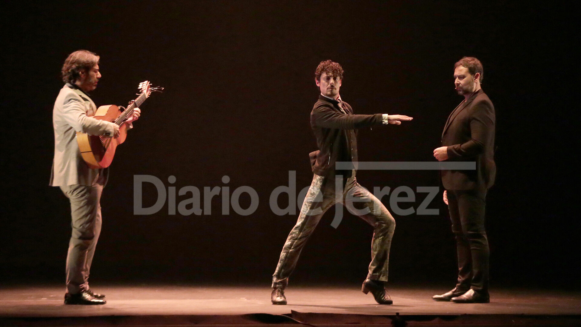 Jes&uacute;s Carmona Compa&ntilde;&iacute;a Danza con 'El salto' en Villamarta