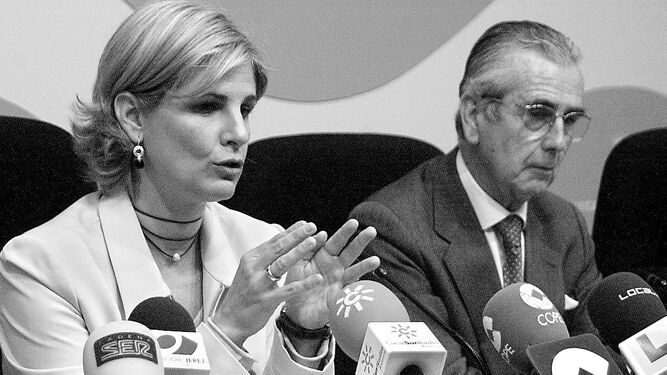 María José García-Pelayo y Eduardo Perea, en 2003; entonces, Perea era delegado municipal de Desarrollo Agroindustrial.