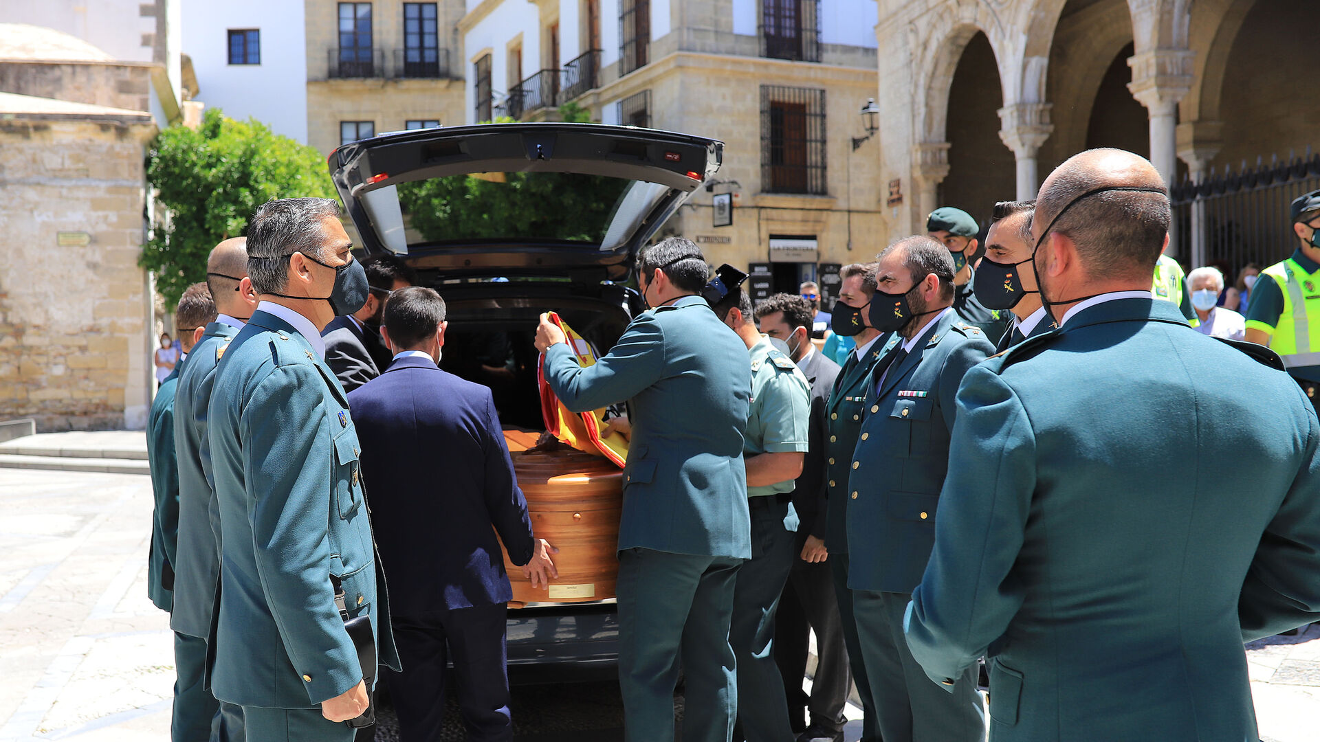 Capilla ardiente en Jerez del guardia civil Agust&iacute;n C&aacute;rdenas