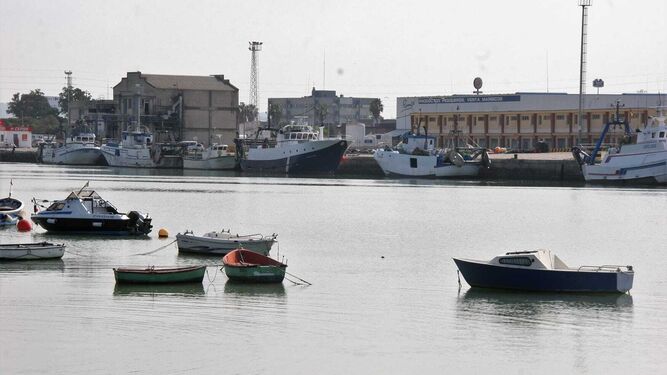 La flota de arrastre de El Puerto no ha salido a faenar en apoyo de los puertos del Mediterráneo.