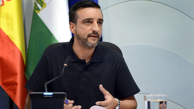 El teniente de alcaldesa de Urbanismo, José Antonio Díaz, en una rueda de prensa.