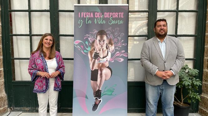 Irene García y Jaime armario en la presentación de la I Feria del Deporte y la Vida Sana.