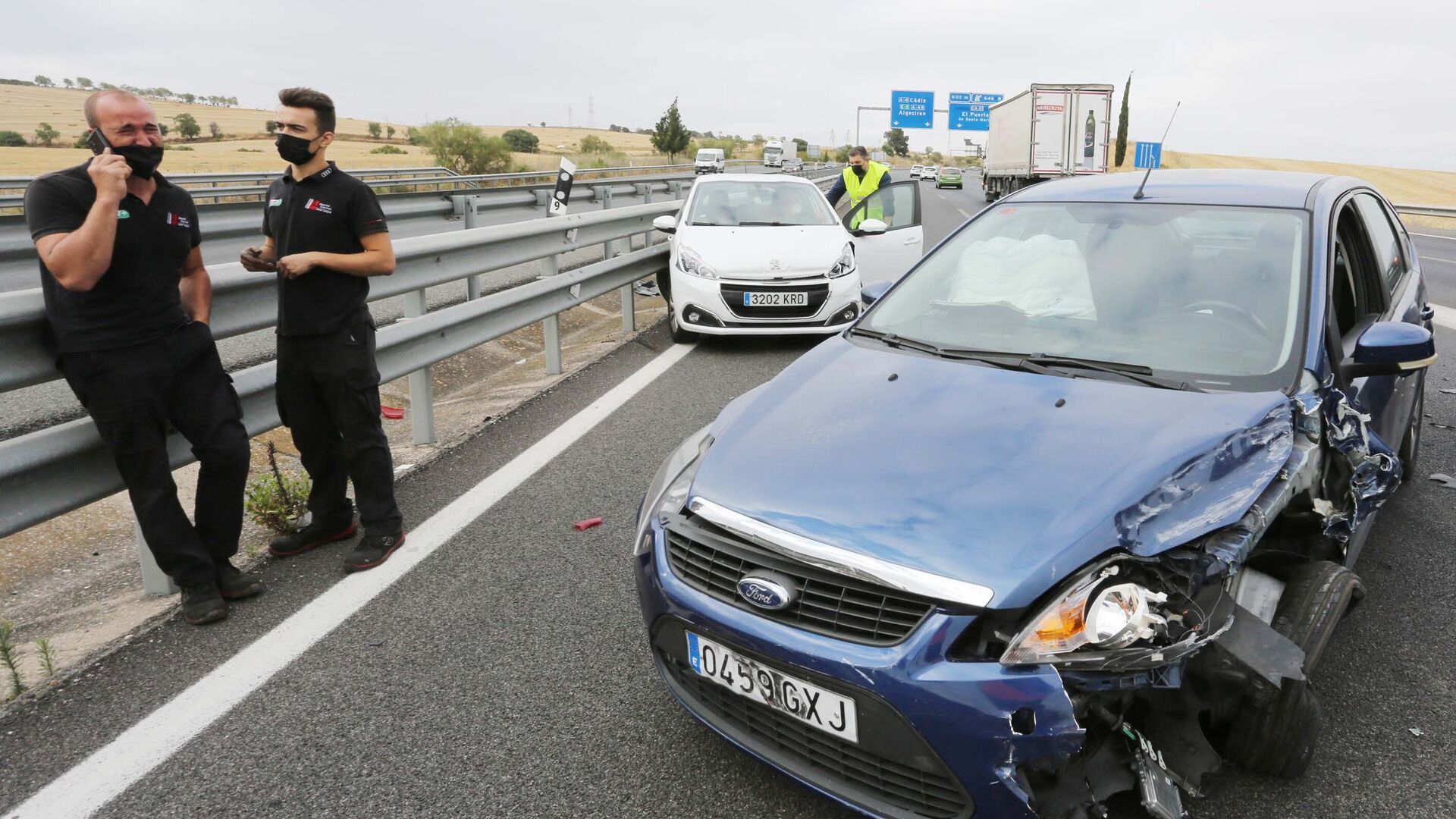 Aparatoso accidente en la autov&iacute;a de Jerez al Puerto de Santa Mar&iacute;a